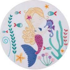 Small Kits for Children to Embroider by Un Chat Dans l'aiguille