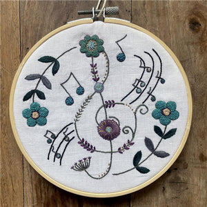 En Musique Embroidery Kit by Un Chat Dans l'aiguille