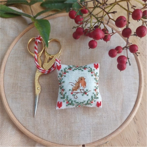 Robin Scissor Fob Cross Stitch Kit by Serenita di Campagna