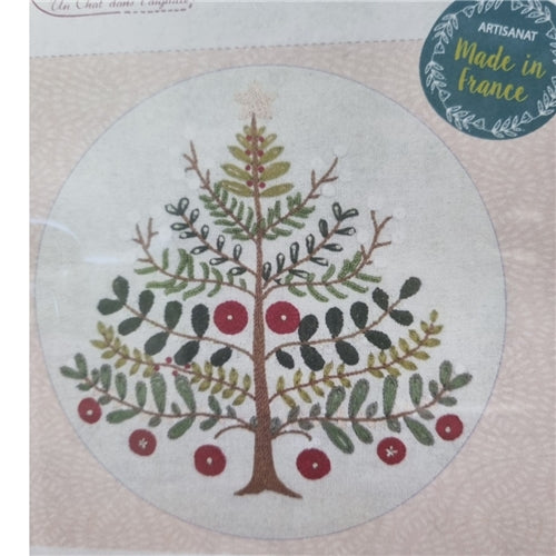 My Beautiful Tree (Mon Beau Sapin) Embroidery Kit by Un Chat Dans L'Aguille