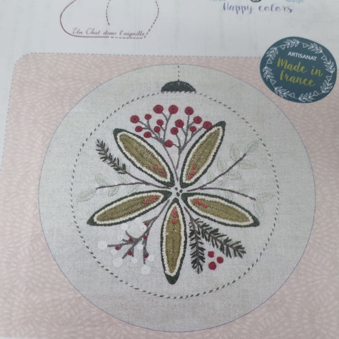 Boule de Noel by Un Chat dans l'aiguille