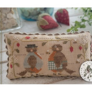The Robins are Here Cross Stitch Chart by Brenda Gervais (With Thy Needle & Thread)