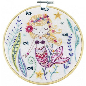 Marjolaine, La Petite Sirene (Marjolaine the Little Mermaid) by Un Chat dans l'aiguille