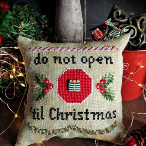 Do Not Open 'Til Christmas Cross Stitch Chart by Puntini Puntini