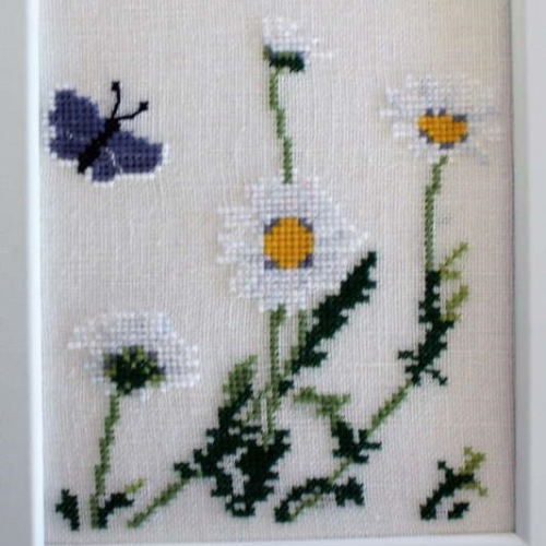 Daisy and Butterfly (Magurit of Sommerfugl) by Conni Schimmel