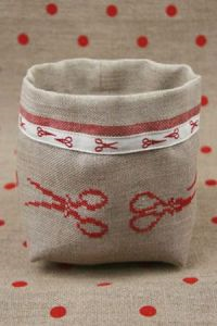 Red Scissors Sajou Cross Stitch Pots