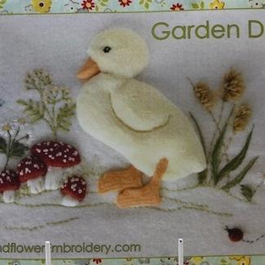 Garden Duck by Windflower Embroidery