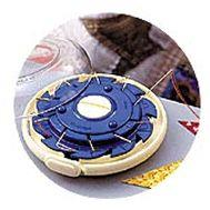 Clover Dome Threaded Needle Case