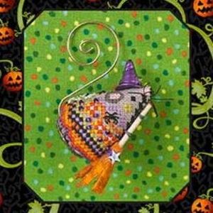 Hazel Fun Witch Mouse by Just Nan