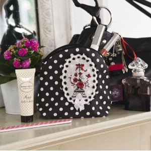 Mademoiselle Rouge Mini pouch By Les Brodeuses Parisiennes